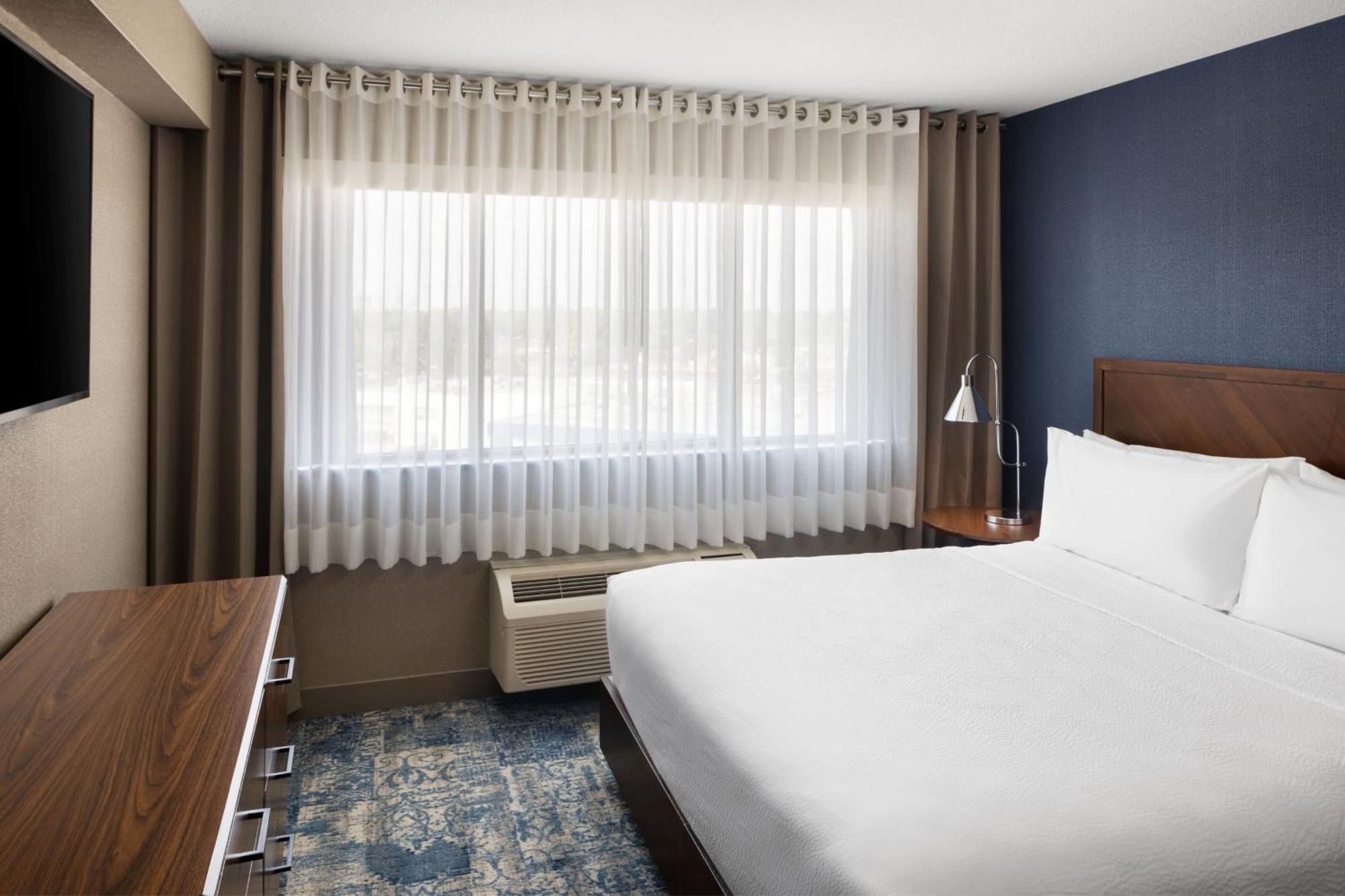 Four Points By Sheraton Edmonton South Exterior foto